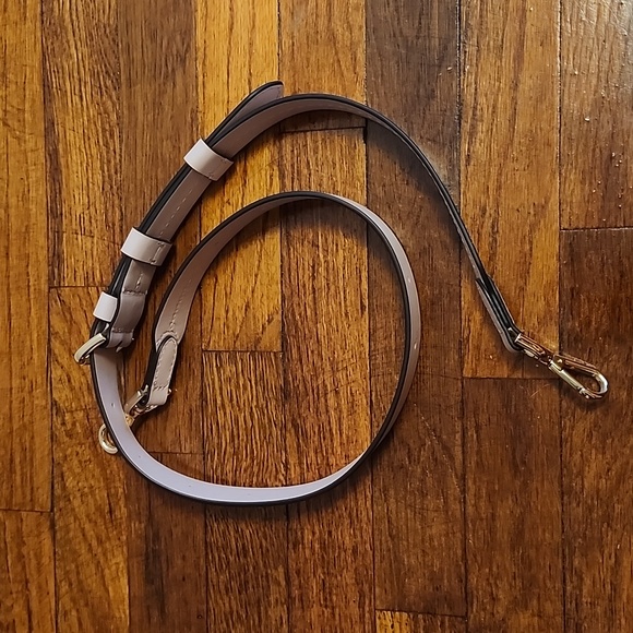 ⭐️ Michael Kors Light Pink Blakely Messenger Bag - Picture 8 of 8